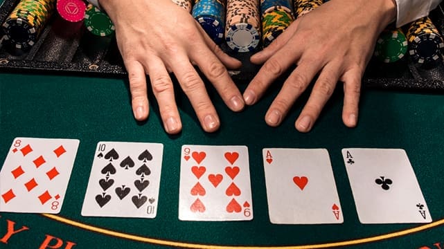 Mga Panuntunan ng Omaha Poker na Dapat Malaman ng Bawat Manlalaro 2 poker1 Lucky Cola